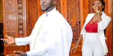 “Akhan Iyètè” : Mousto Camara X Tenin Diawara s’enivrent d’amour… (Teaser du clip)