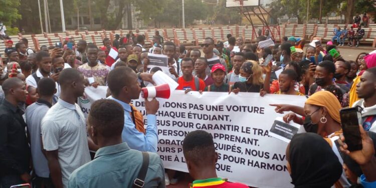 Manifs à Gamal-Sonfonia : Des étudiants protestent et demandent des bus dans leurs campus… (Constats)