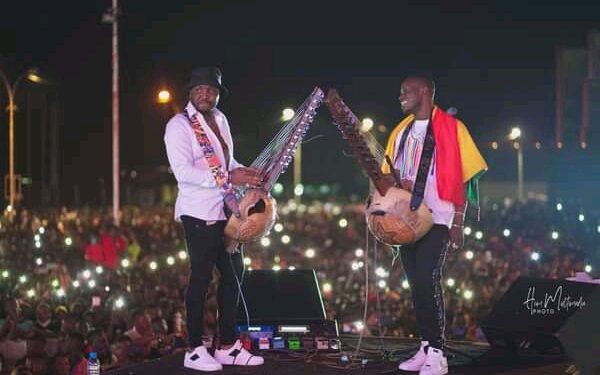 Guinée/Concert de “la paix et l’unité nationale” : Kandia Kora & Sidiki Diabaté, laissent la Kora s’exprimer à leur place !
