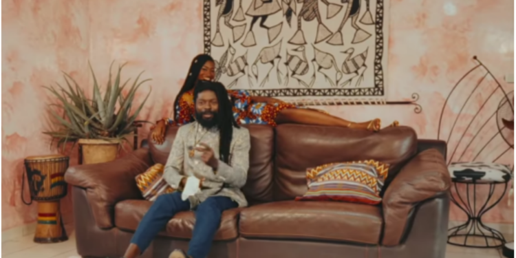 “Afalambê” : Takana Zion demande des comptes à sa bien-aimée (Clip vidéo)