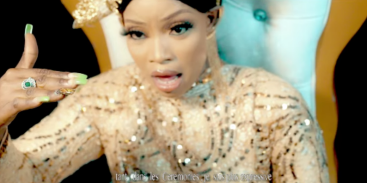 Diamounou Condé lâche enfin le clip vidéo du tube à succès “Un va tomber” !