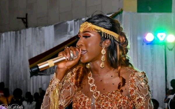 Dédicace de l’album “Guinèya” : Avec guichets fermés, Tenin Diawara réussit son pari !