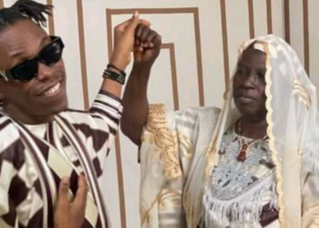 “Maman” : Ans-T Crazy délivre le clip de la chanson dédiée à sa tendre mère !