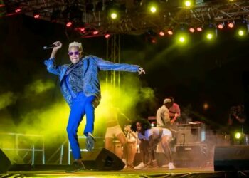 Acte 14 – FEMUA : Innoss’B fait danser le public ivoirien sur “Best”, son nouveau tube à succès !