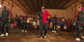 “Zapata” : découvrez l’impressionnant clip de Lil Saako, dans lequel apparaissent Fouyan & Fiston !