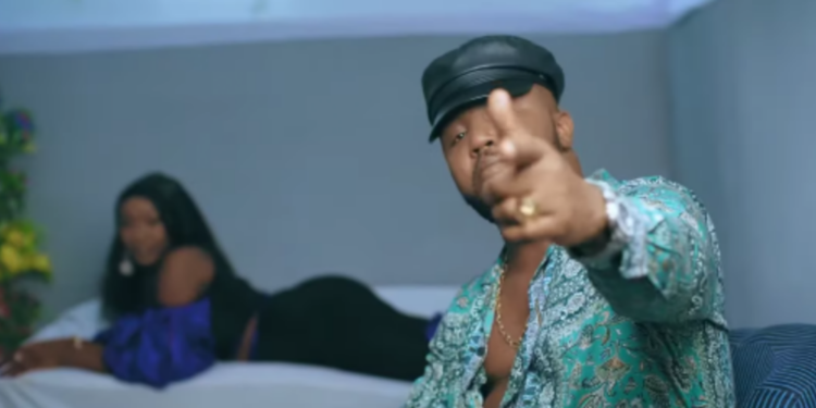 Kandia Kora complimente les qualités de sa bien-aimée dans “Souka”, son nouveau clip !