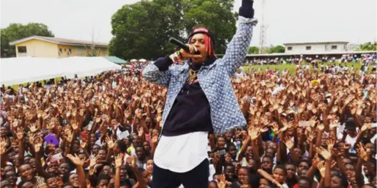 En concert au Palais de la Culture d’Abidjan : Safarel Obiang reçoit le soutien de Carmen Sama & A’SALFO !