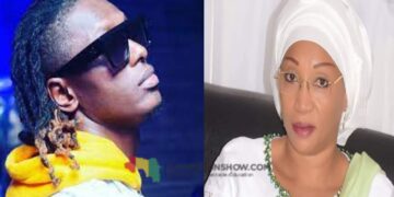 “Bataclan” : Lil Saacko sur scène fait danser Halimatou Dalein Diallo (Vidéo)