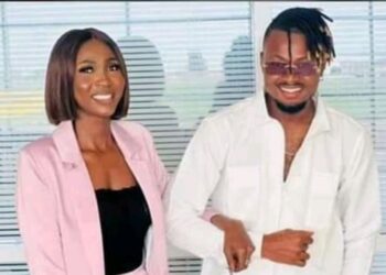 Loin du buzz, Cam’s de nouveau en couple, officialise sa relation avec la reine de Banian (Vidéo)