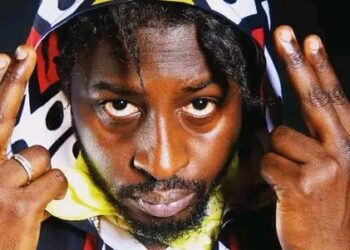 Opus “PGK6, vol 1” : loin de son pays natal, Safa Diallo sera aujourd’hui en concert dédicace…